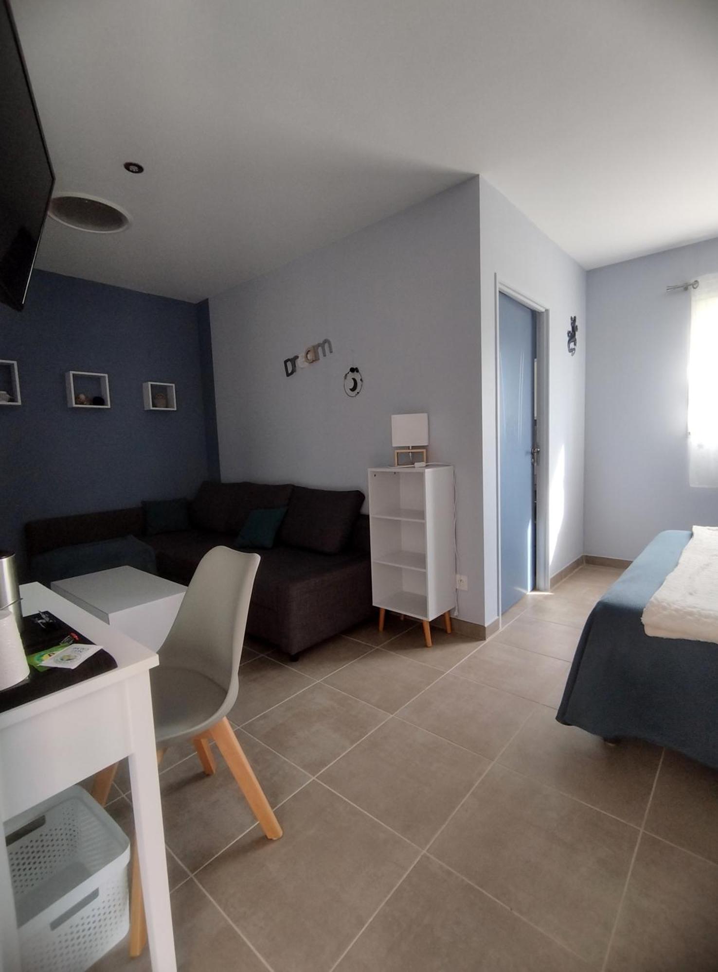 La Sarlamandre, Chambres Et Table D'Hotes Marcillac-Saint-Quentin Exterior photo